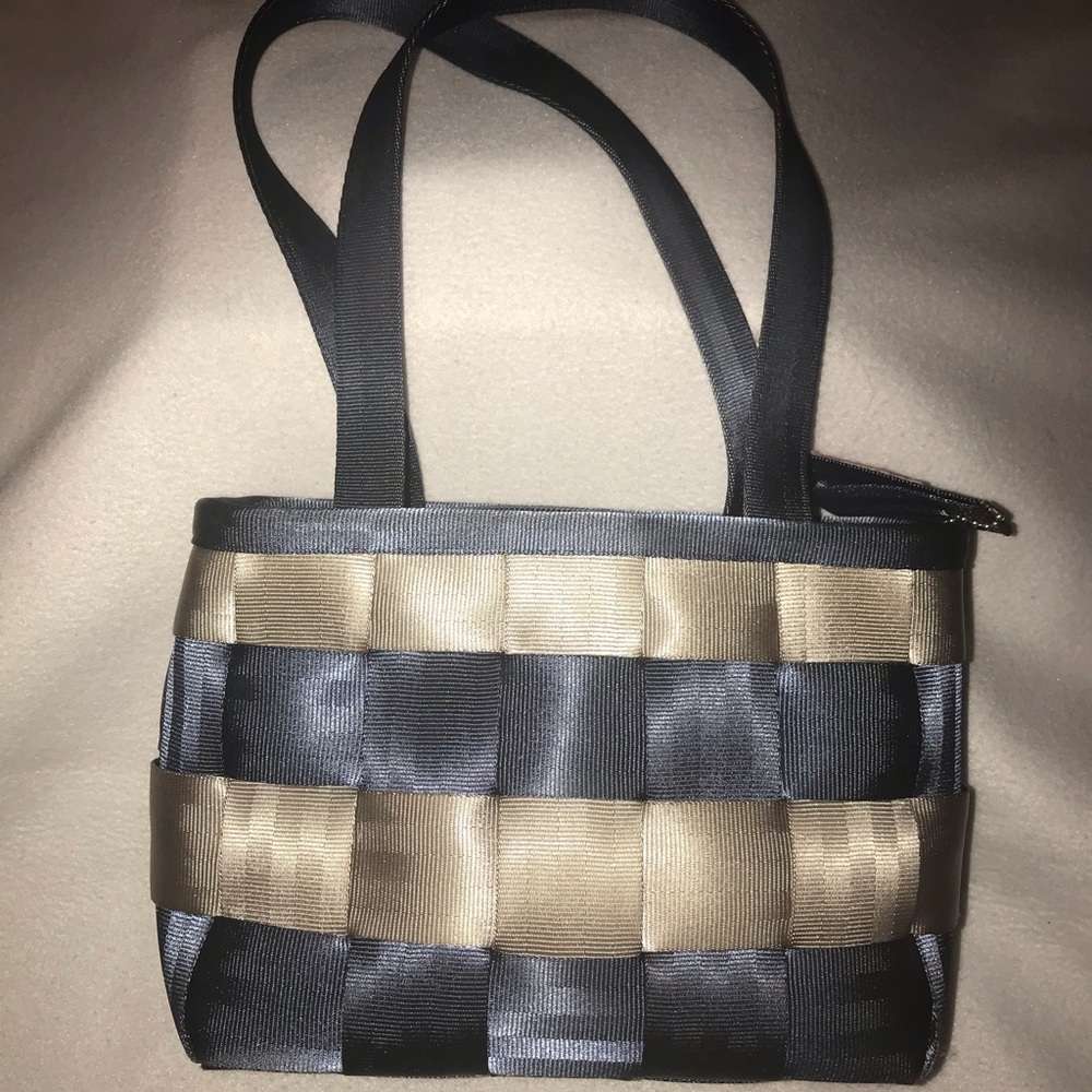 Harvey’s seatbelt purse